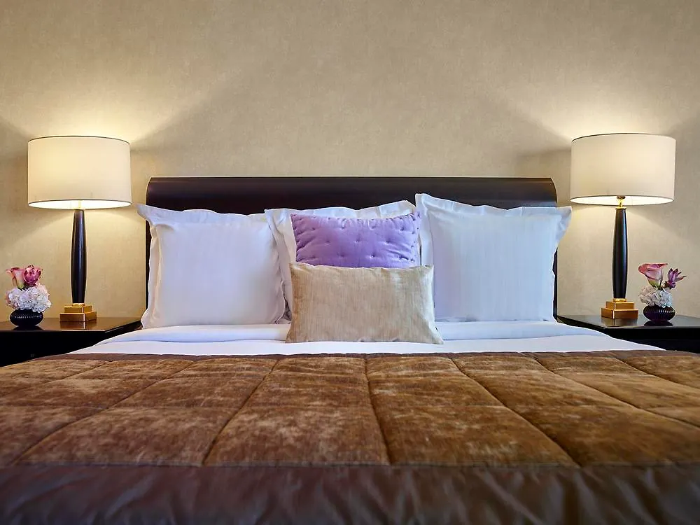 Hotel Warwick Champs-Elysees Paris
