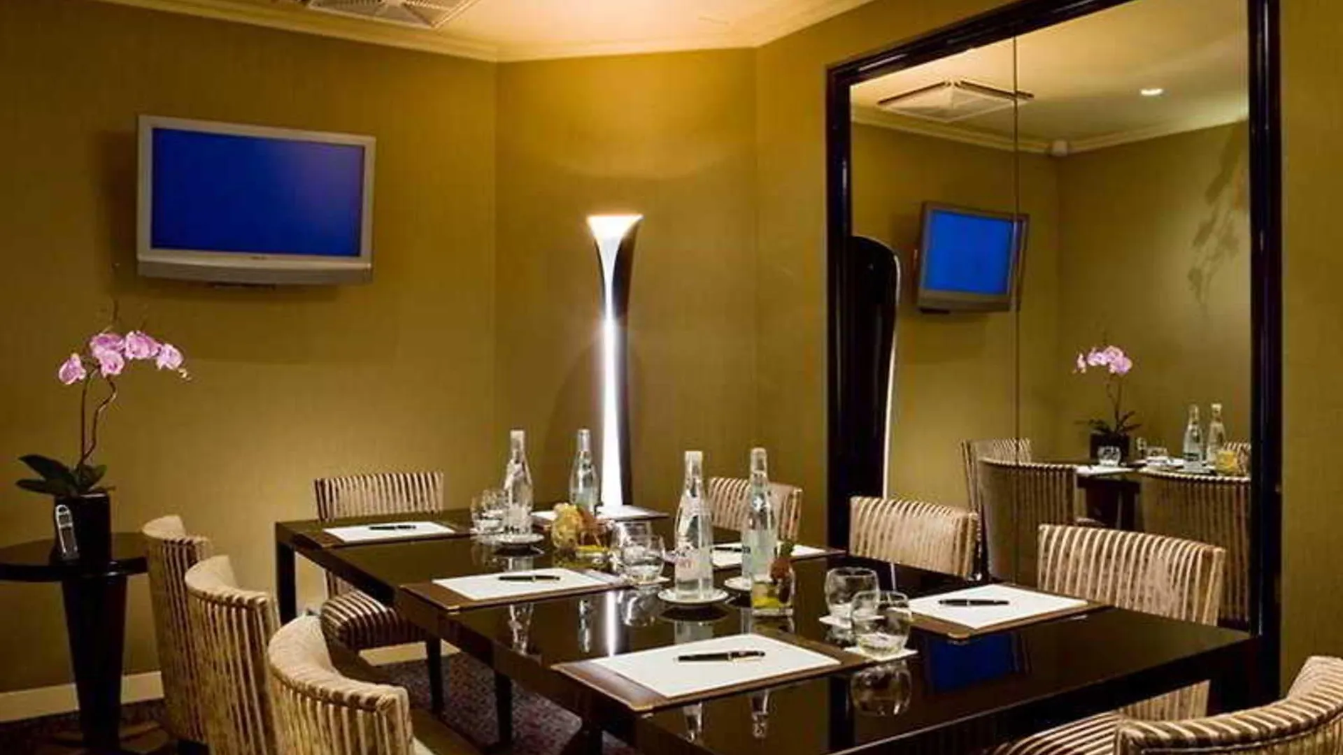 Hotel Warwick Champs-Elysees Paris