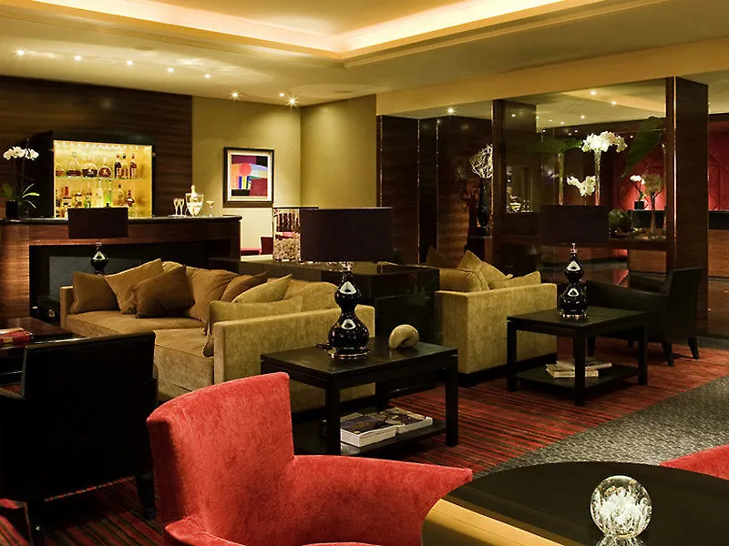 **** Hotel Warwick Champs-Elysees Paris France